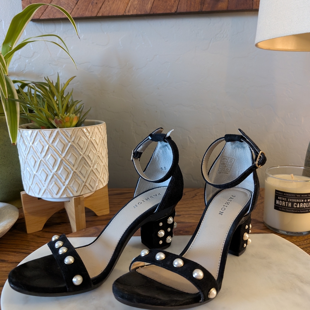 Elegant Black Pearl-Embellished Sandals